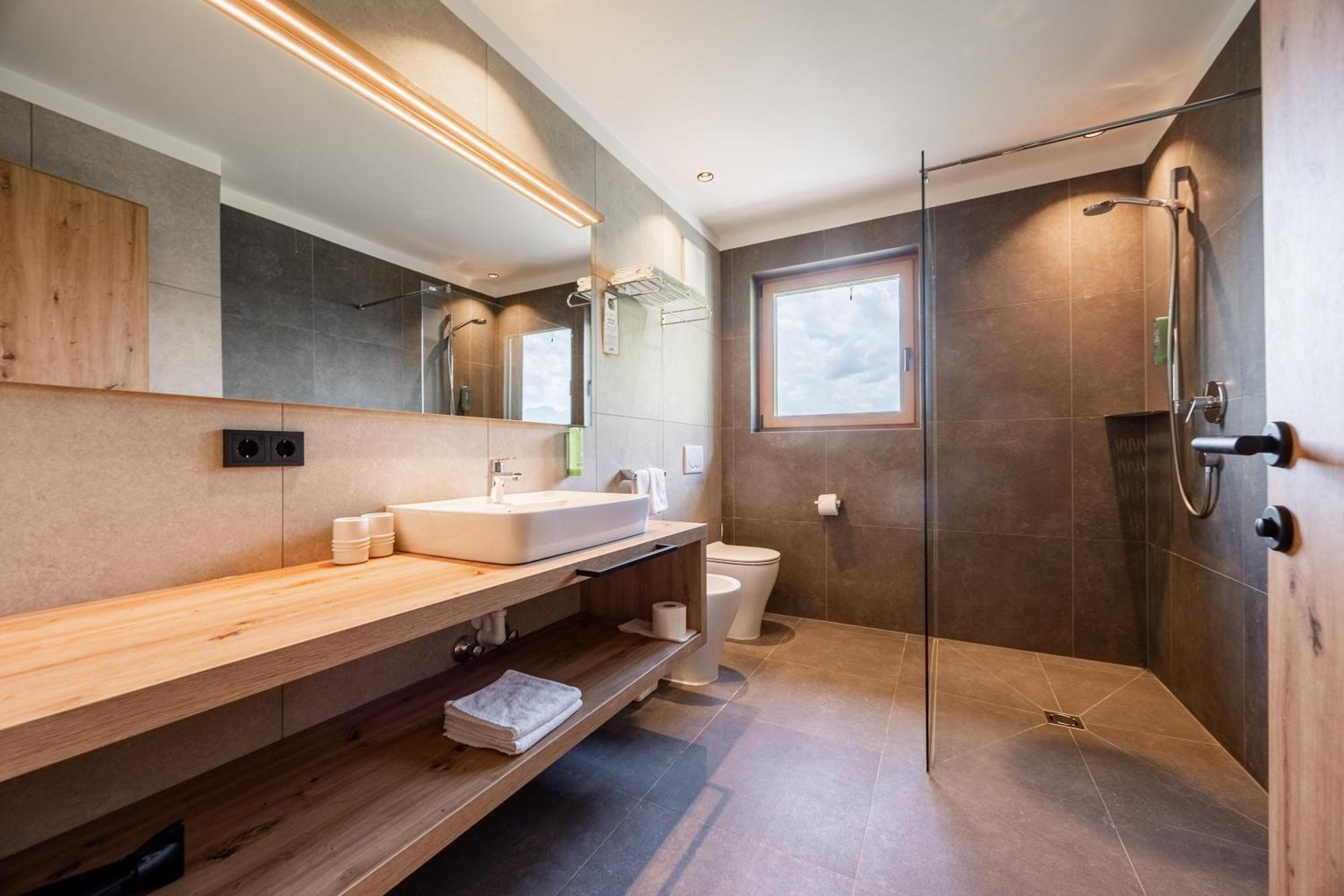 Hotel Rommisa Перча Екстериор снимка